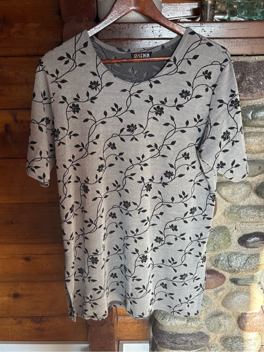 ES-SE Plus Vintage Y2K Grey Black Floral Slinky Stretch Tunic Top